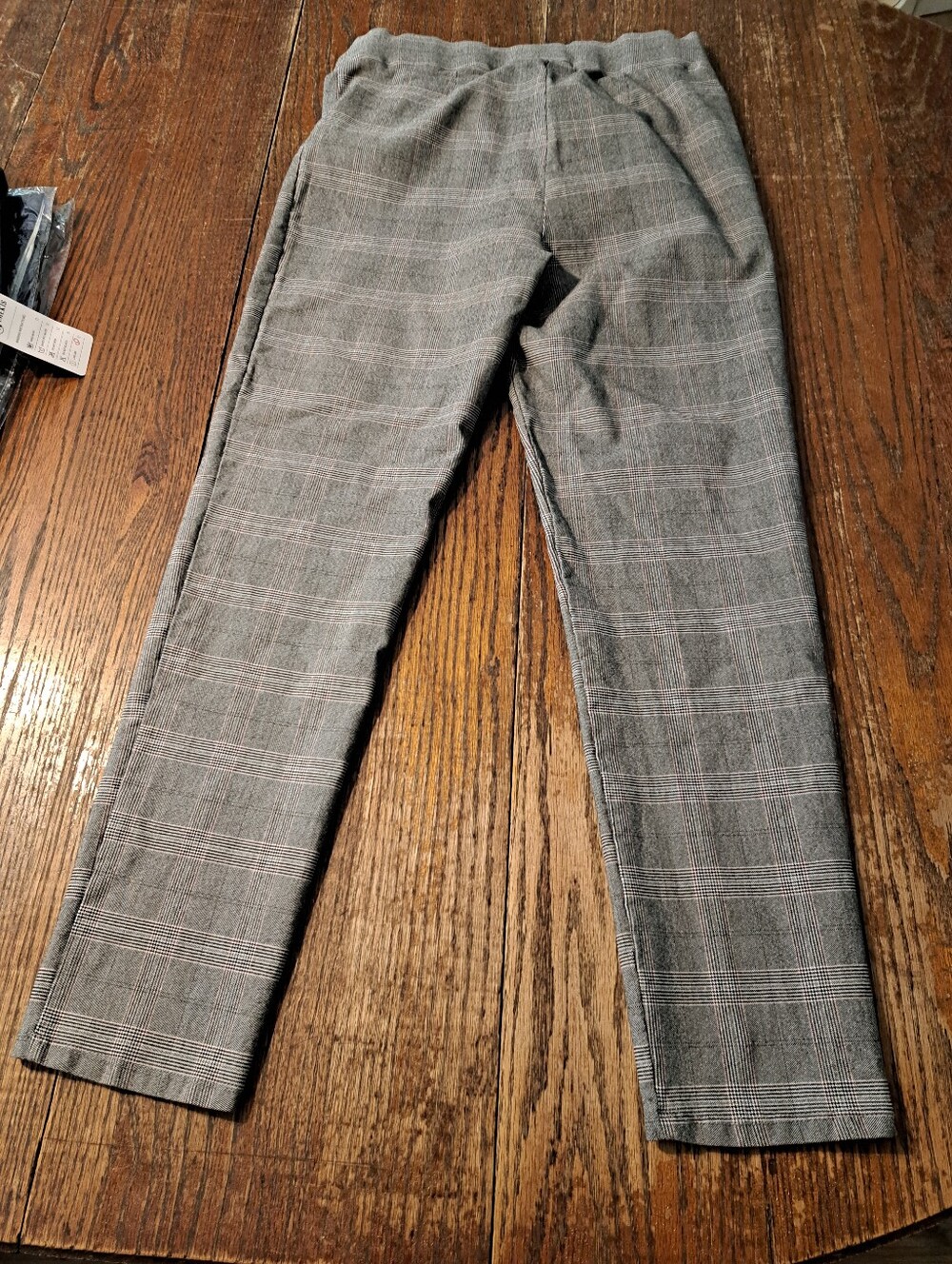 Large 89th & Madison Elastic Waist Grey Black White Pull On Ankle Cropped Pants - Picture 3 of 3